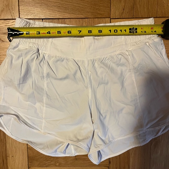 Lululemon Hotty Hot High-Rise 4” Short - Picture 4 of 8